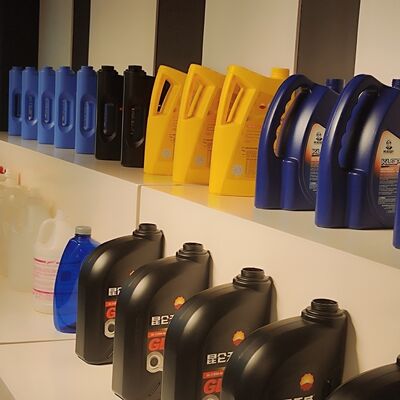 खरीदें 1-5L पूर्ण स्वचालित स्नेहक भरने की लाइन 1000-5000BPH 1000ml-5000ml online manufacture