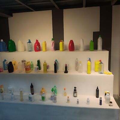 पूरी तरह से स्वचालित सामान्य डिटर्जेंट भरने कैपिंग लेबलिंग मशीन फैक्टरी निर्मित