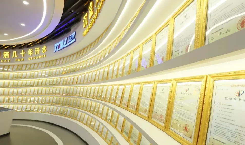 फ़ैक्टरी निर्मित हॉट सेल क्रीम मरहम भरने उत्पादन लाइन 5