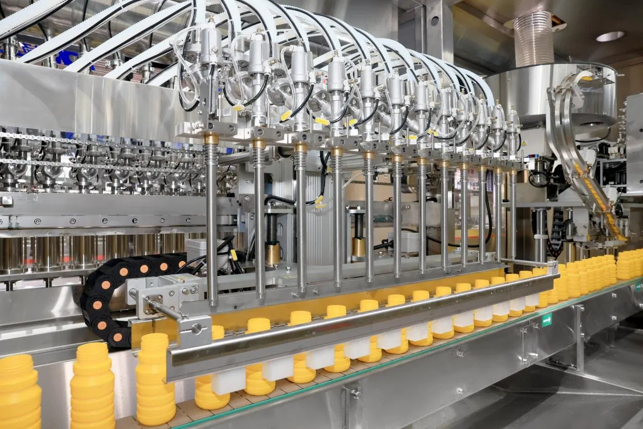 1l-5l खाद्य तेल सीज़निंग तेल सॉस जूस सिरका हाई स्पीड स्वचालित भरने की मशीन और कैपिंग और पैकिंग मशीन 5