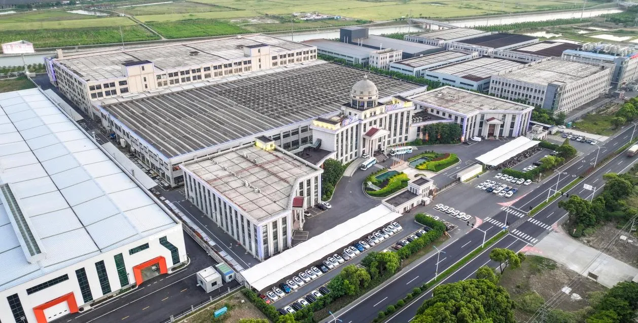 स्थिर गैस स्रोत और कम खपत के साथ रासायनिक पैकेजिंग मशीन 200L टन बैरल तरल पैकेजिंग जरूरतों को भरने के लिए 9